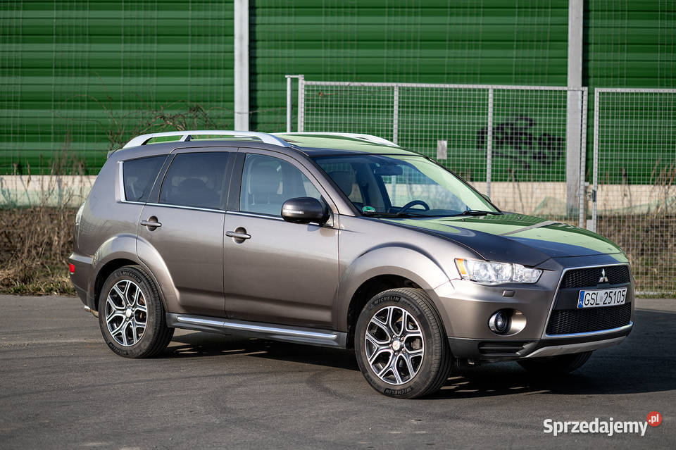 Mitsubishi Outlander 20 DiD 2010r pełne nieuszkodzony mazowieckie Warszawa