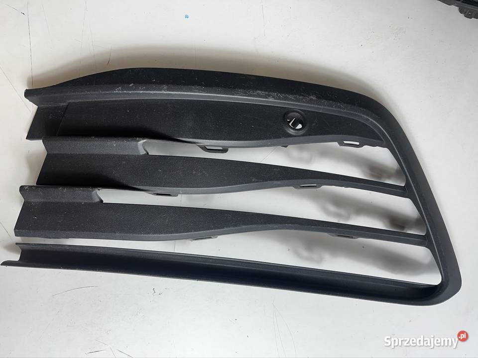 KRATKA W ZDERZAK LEWA PRZÓD VW GOLF VIII 8 osobowe Międzychód