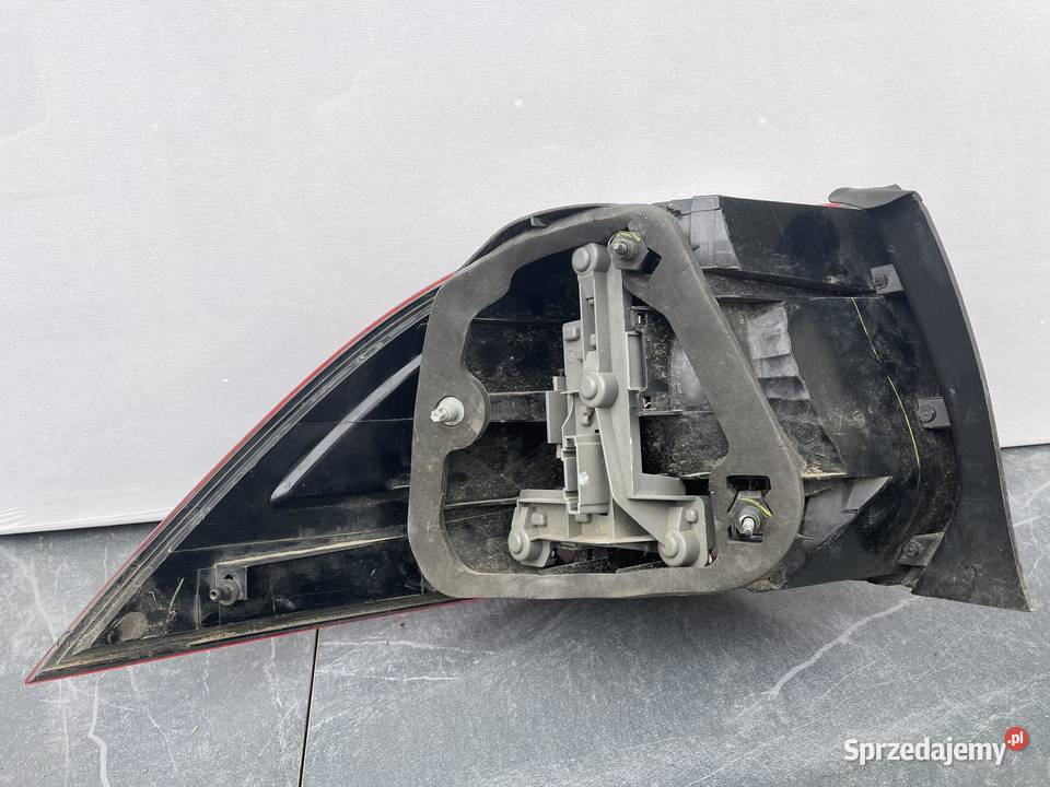 VW GOLF 6 KOMBI PRAWA LAMPA TYŁ Ostroróg