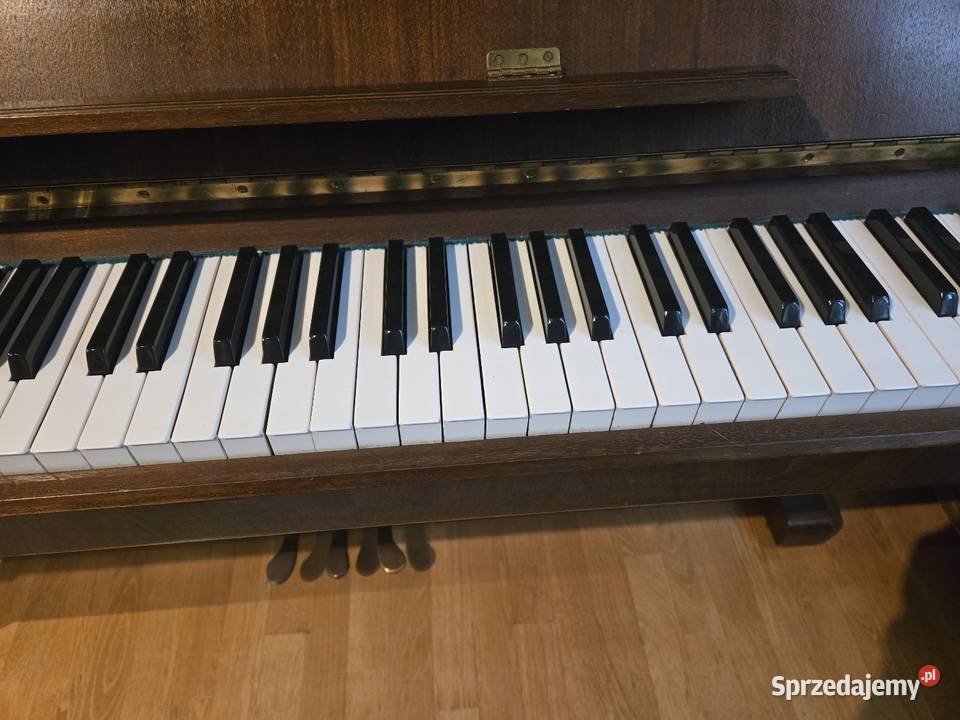 Pianino LEGNICA sprawne trzyma strój stan małopolskie Kraków
