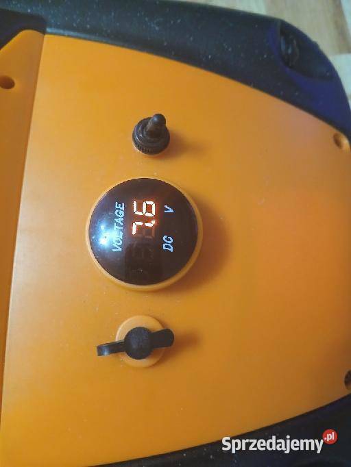 Łódka zanętowa katemaran D05 użyta dwa razy Pozostałe Piotrków Trybunalski sprzedam