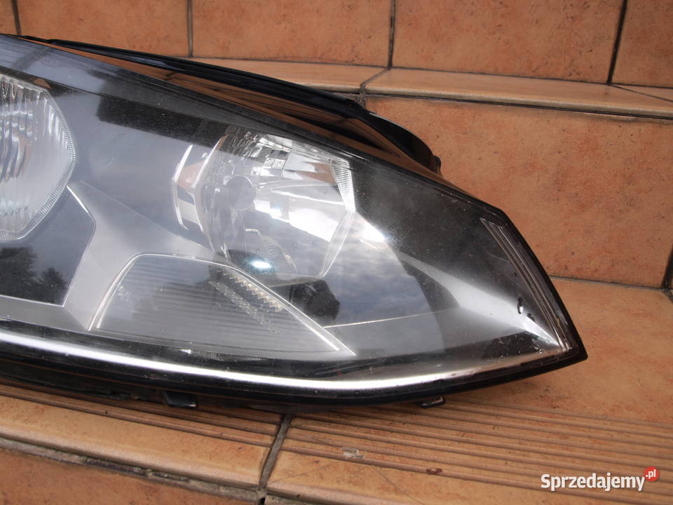 VW Golf 7 VII lampa prawa przód zwykła 2012 Kalisz