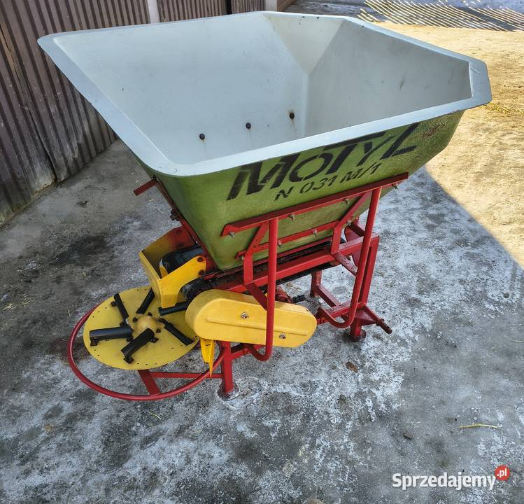 Rozsiewacz nawozu MOTYL NO31M1 do wapn soli