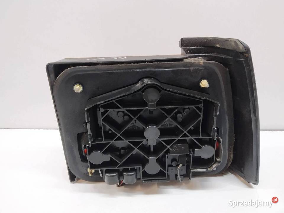 LAMPA TYŁ LEWA SEDAN VW Volkswagen Jetta II