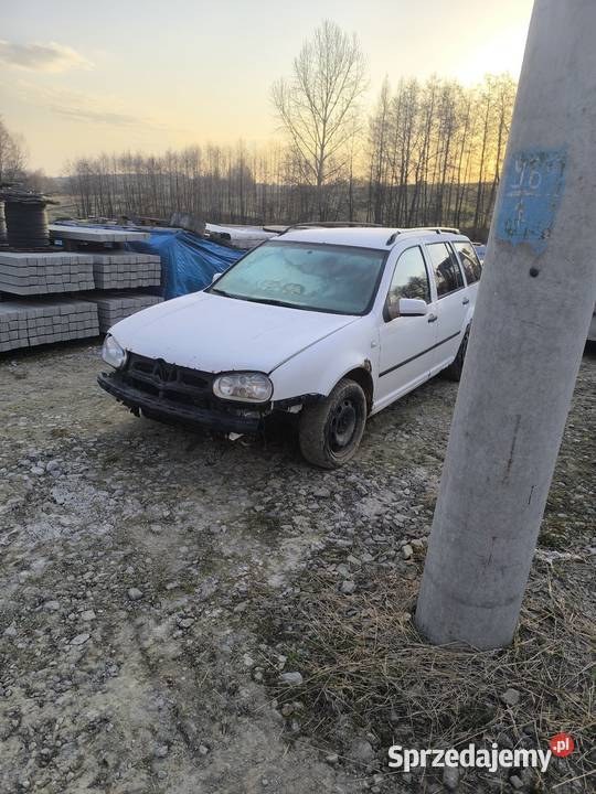 Sprzedam golfa 4 na części osobowe Piotrówka sprzedam