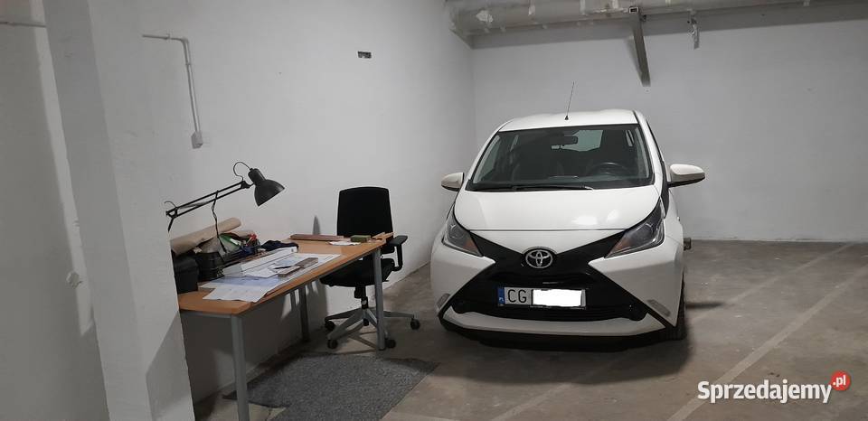 Łódź Wróblewskiego garaż brama na pilota w budynku łódzkie