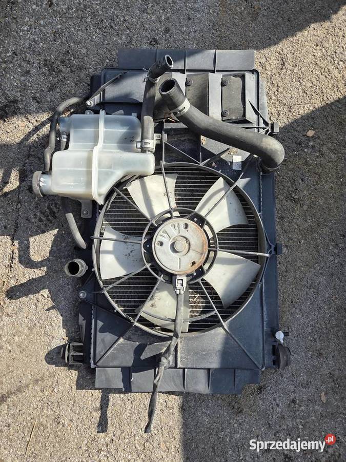 Chłodnica wody Toyota Yaris 1 benzyna Łagów