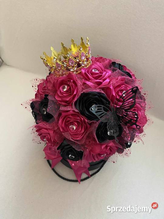 Luksusowy box prezentowy z wiecznymi różami w Dąbrowa Górnicza