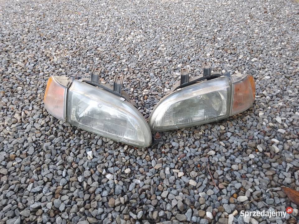 Lampy przód z kierunkami honda Rok produkcji 1998 świętokrzyskie Klimontów sprzedam