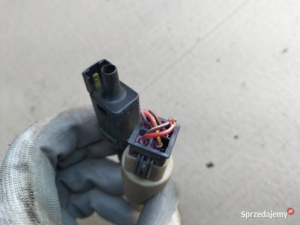 AUDI A4B5 A4 B5 CZUJNIK STOPU PEDAŁU SPRZĘGŁA Kamień-Kolonia