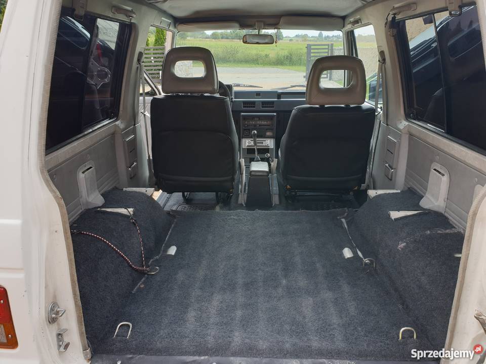 Mitsubishi pajero I 1988r 25 Diesel 152 bez przyciemniane szyby Humniska