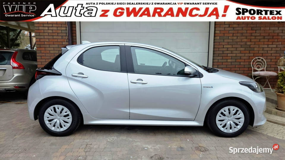 Toyota Yaris 15 Hybrid 116 COMPORT Salon I kamera cofania Aleksandrów Łódzki