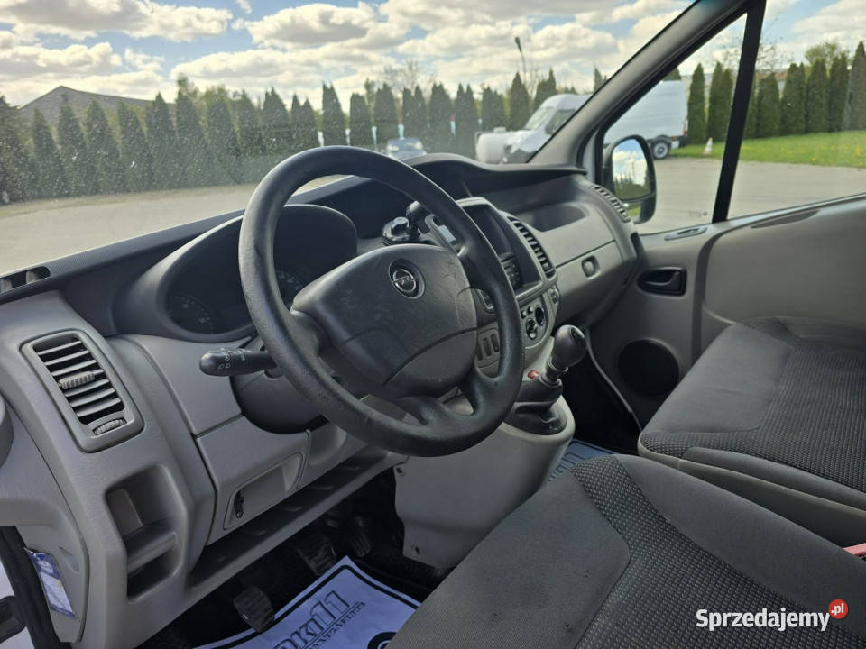 Opel Vivaro 20dci welurowa tapicerka Kutno