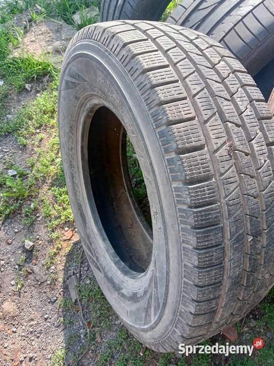 Opona Pirelli 22570 r16 Czernikówko