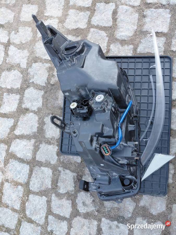 Reflektor prawy dawca infinti q50 V37 podlaskie Białystok