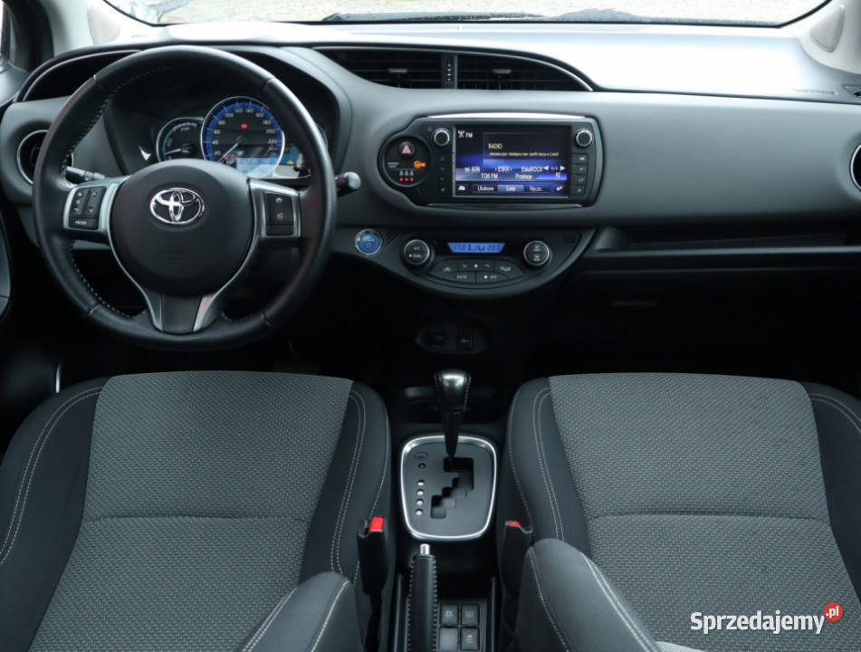 Toyota Yaris 15 Hybrid 1497cm3 Łódź