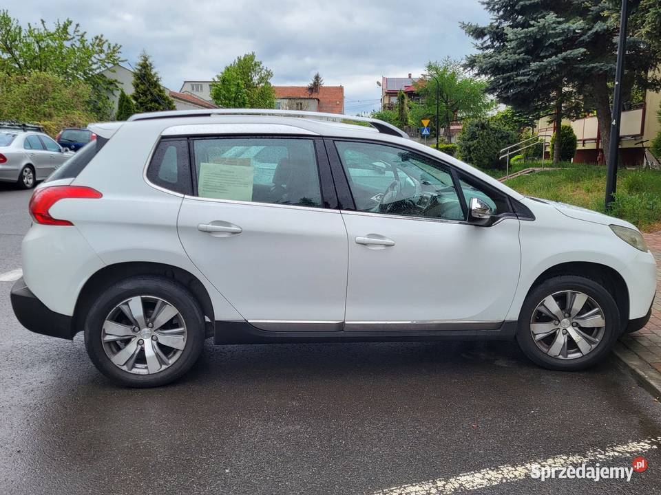 Peugeot 2008 12 benzyna 2013 światła przeciwmgielne sprzedam