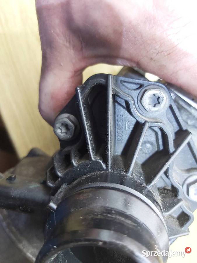 Chłodniczka oleju termostat16T LWC Opel 55571483 Bydgoszcz