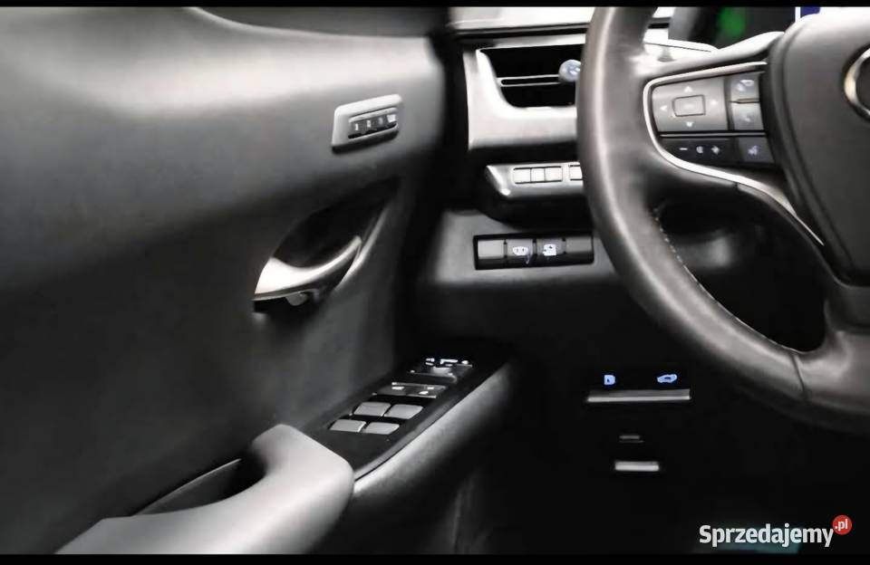 Lexus UX 250H Omotenashi Mark Levinson premium hybryda Lublin