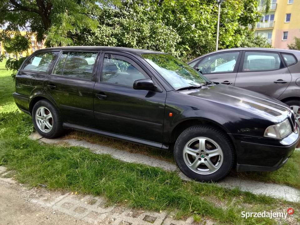 skoda octavia kombi 16 benz nieuszkodzony Świdnica sprzedam