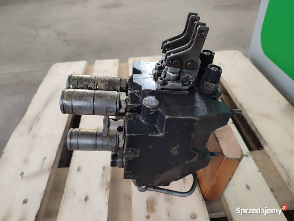 Rozdzielacz hydrauliczny gniazda DEUTZ FAHR Wilkowo