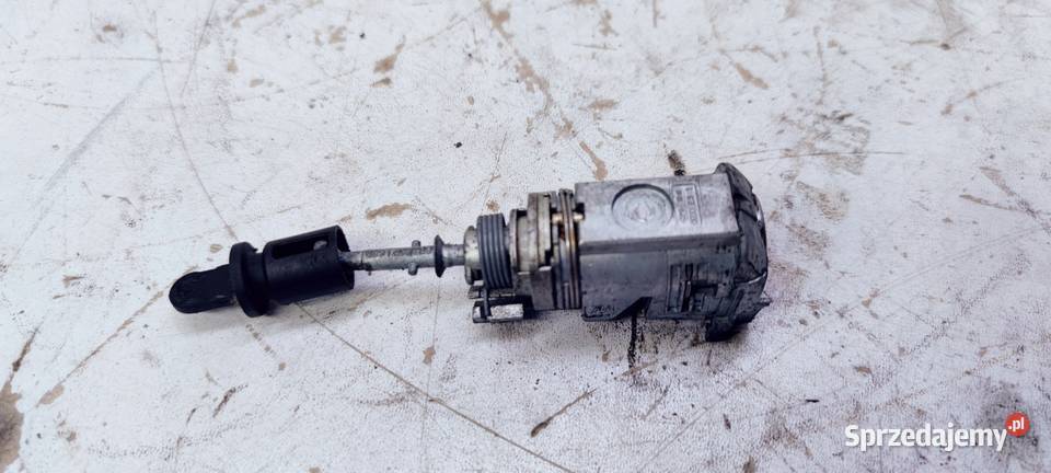 WKŁADKA DRZWI PRAWY PRZÓD AUDI Q5 8R2837168B osobowe Przystajń