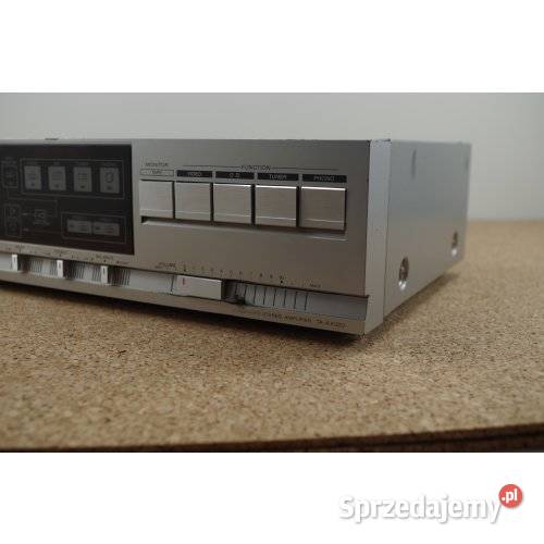 Sony TAAX320 klimat lat 80 w minimalistycznym
