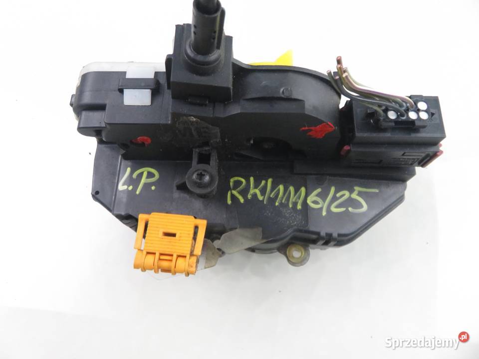 ZAMEK LEWY PRZEDNI OPEL INSIGNIA A osobowe sprzedam