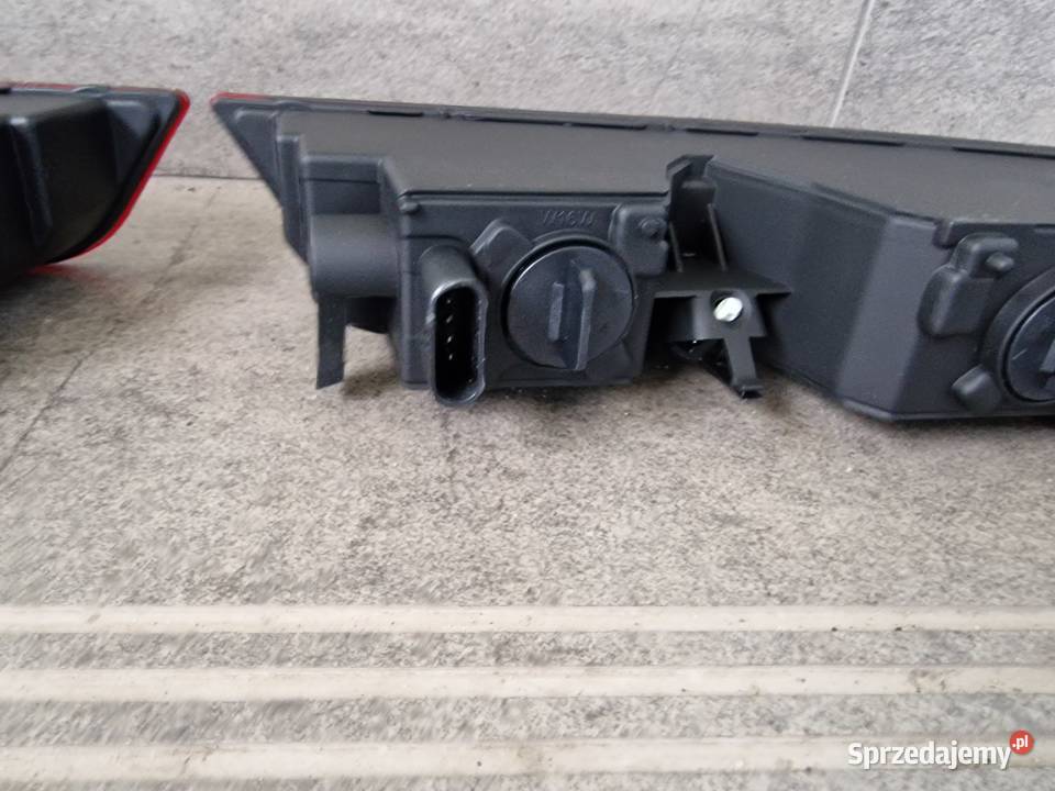 Lampa zderzaka tyłi Q3 Lift 8U0945095B Kończyce Małe