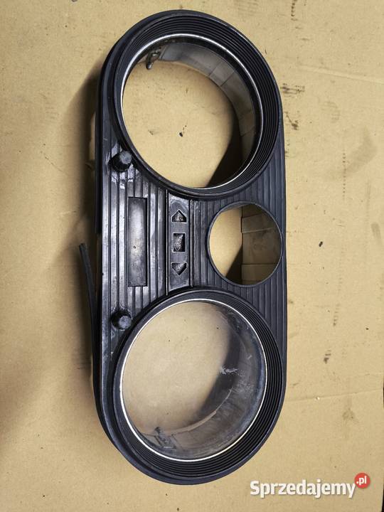 Ramka obudowa uszczelka licznika zegarów Lutoryż