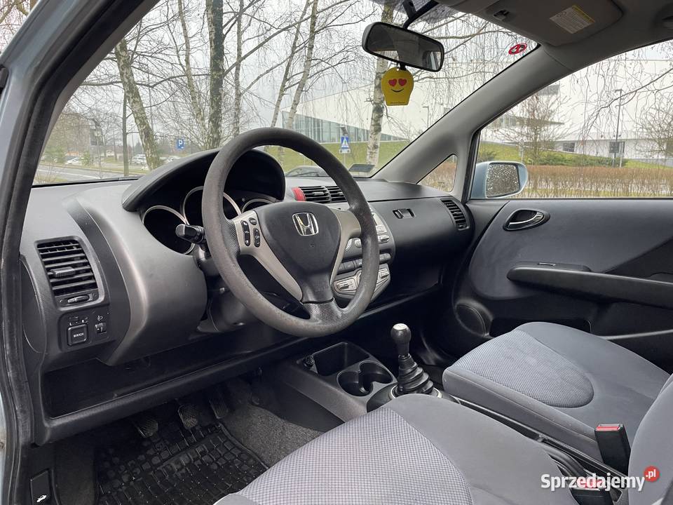 ZadbanaHondaJazz2008r14BenzynaKlima5Drzwi185PrzMo 1400cm3