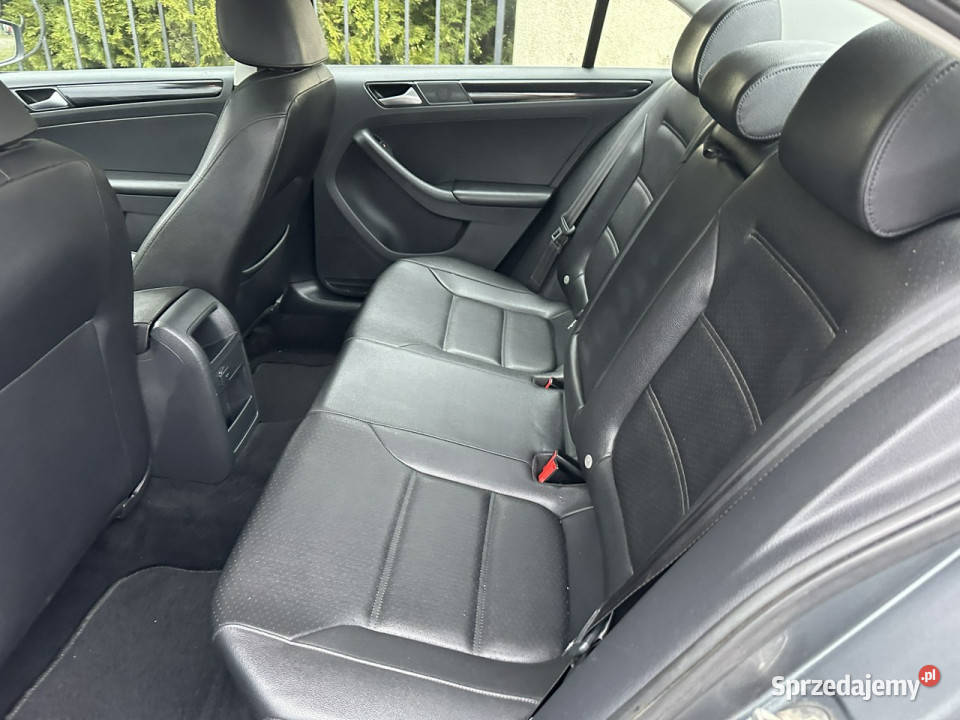 Volkswagen Jetta Mocna benzyna automat nawigacja