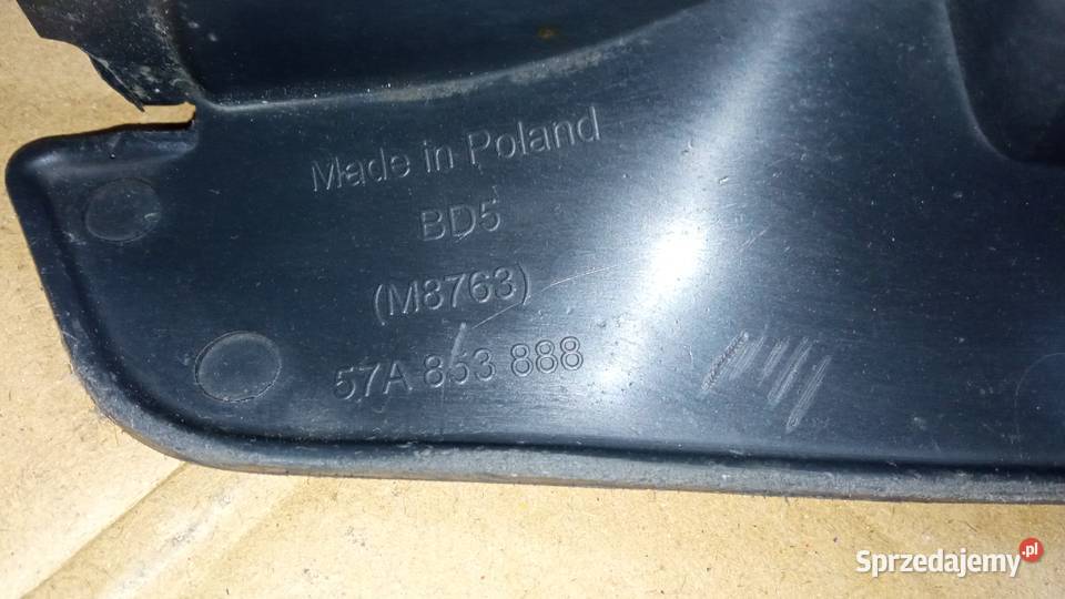 57A853888 Skoda Karoq osłona nadkola przód osobowe