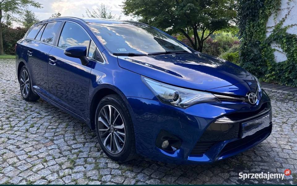 Toyota Avensis 18 benzyna gaz 2016 bezwypadkowy Biała Podlaska