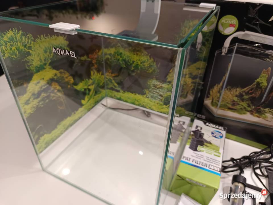 Akwarium Aquael 30 litrów kostka komplet