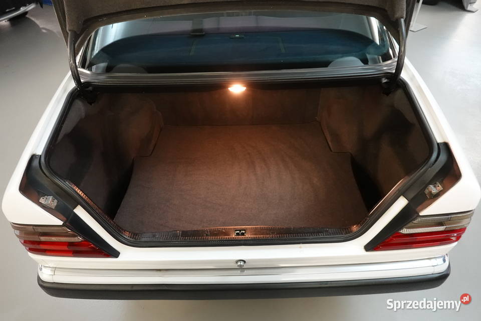 MercedesBenz W124 200E zadbana zdrowa limuzyna Zgierz