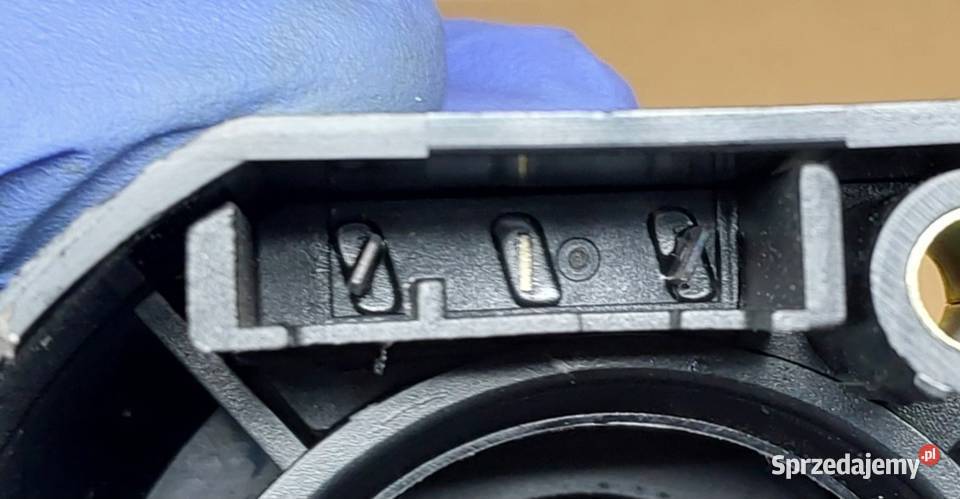 OBUDOWA GNIAZDO HAKA 13 PIN VW AUDI