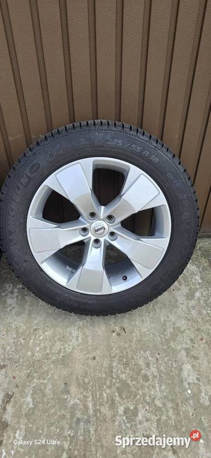 Felgi 18 23555R 18 Volvo XC 40 XC 60 V 90 CROSS