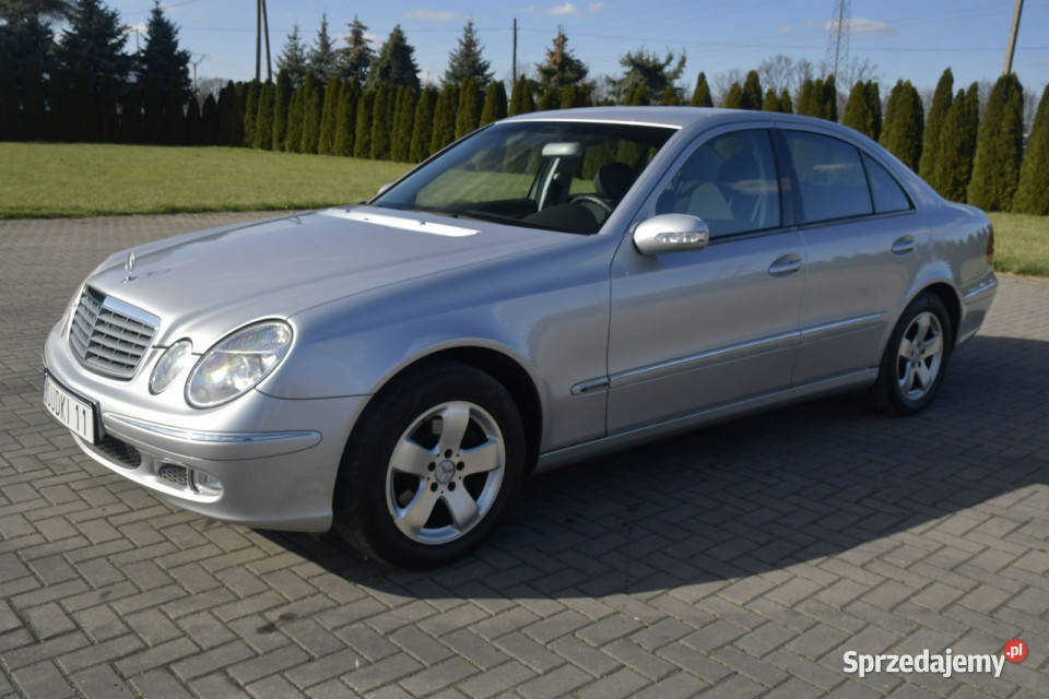 Mercedes E 240 26Benz DUDKI11 lakier metallic Kutno