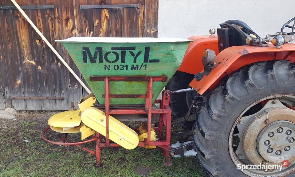 Rozsiewacz MOTYL 600l do nawozu wapna czy soli Dąbrowa Tarnowska