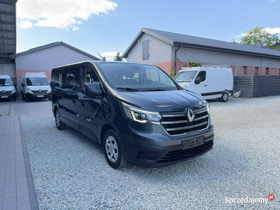 Renault Trafic long L2H1 brygadówka 9osobowy 20 Rok produkcji 2023 sprzedam