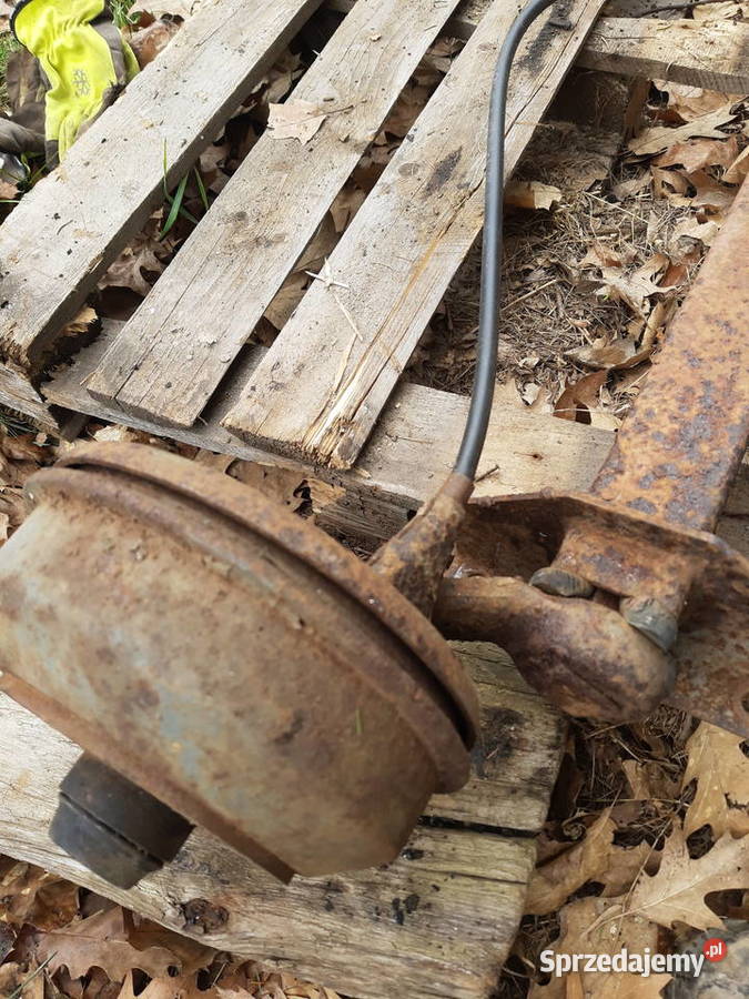 Oś do przyczepy Niewiadów USZKODZONA Kłomnice sprzedam