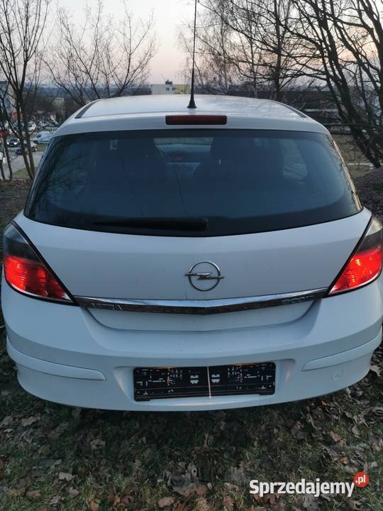 Opel Astra H 14 benzyna Astra Starachowice sprzedam