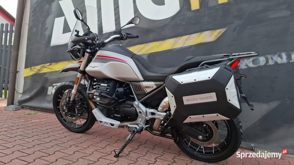 Moto Guzzi V85 Travel 2023
