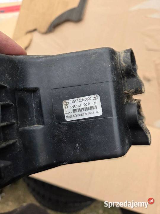 Halogen prawy VW Tiguan II 5NA941700B osobowe dolnośląskie sprzedam