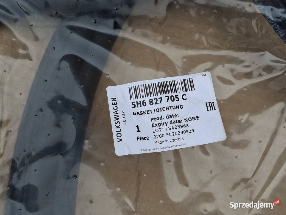 VW GOLF 8 VIII HB USZCZELKA KLAPY BAGAŻNIKA osobowe Bieleń sprzedam