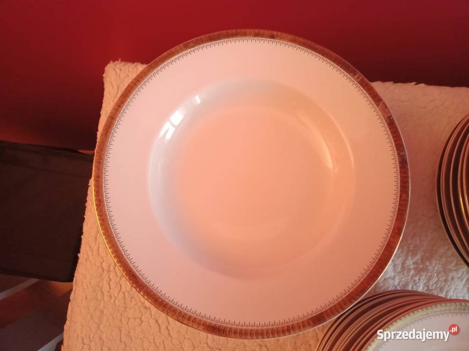 Zastawa stołowa porcelanowa 12osobowa sprzedam