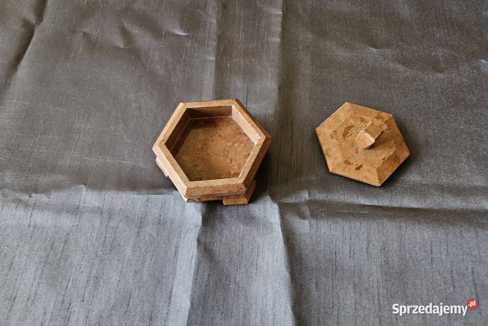 Szkatułka kamienna Warszawa