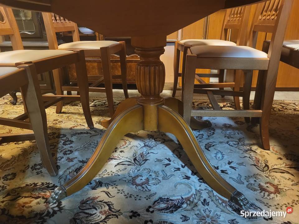 Piękny stół z krzesłami komoda w stylu Sypniewo