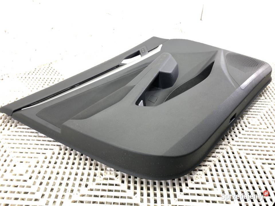 BOCZEK DRZWI LEWY PRZÓD VW GOLF VIII Kombi